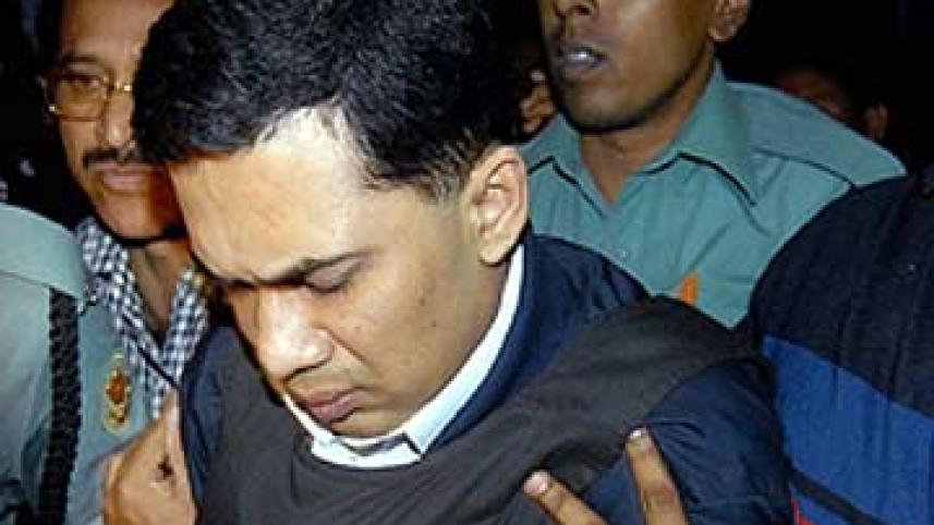 তারেক রহমানকে আদালতে হাজির করা হচ্ছে। ফাইল ছবি: এএফপি