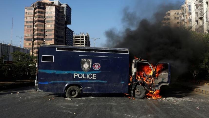 imran_khan_arrest_karachi_2_0.jpg