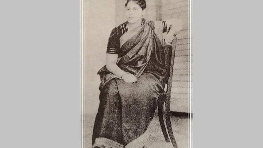 maadhuriiltaa.jpg