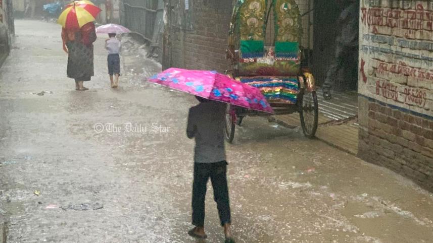ঢাকায় দুপুরের পর বৃষ্টির সম্ভাবনা, রাজশাহী-যশোর-খুলনায় তীব্র তাপপ্রবাহ অব্যাহত