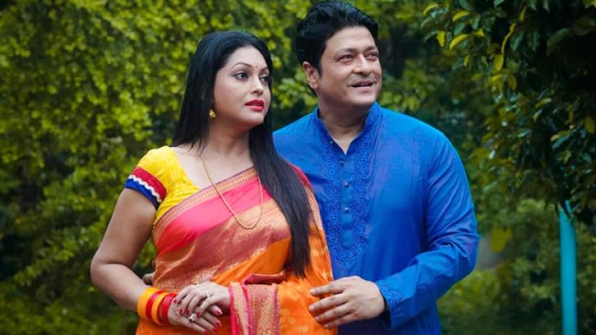 সুজন মাঝি সিনেমায় ফেরদৌ-নিপুণ জুটি। ছবি: সংগৃহীত