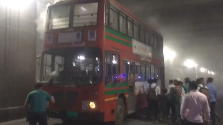 উত্তরা ও সিলেটে ২ বাসে আগুন