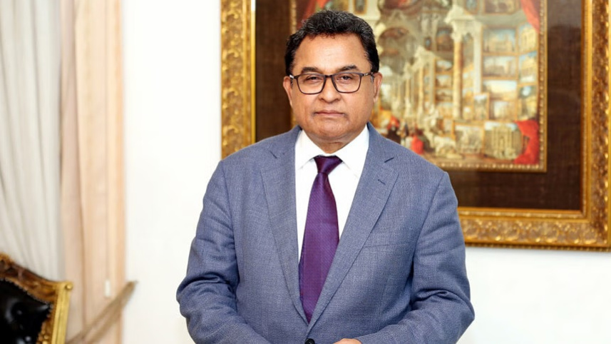 অর্থমন্ত্রী আ হ ম মুস্তফা কামাল।