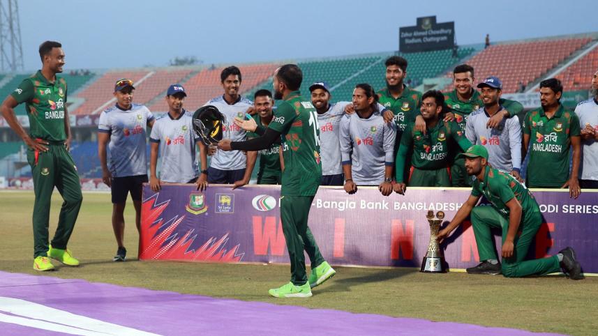 Mushfiq Celebration 