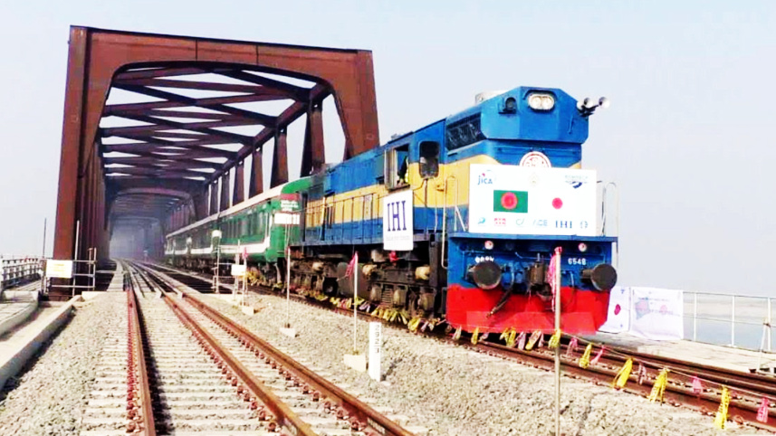 যমুনা রেলসেতু, পরীক্ষামূলক ট্রেন, একনেক, যমুনা নদী,