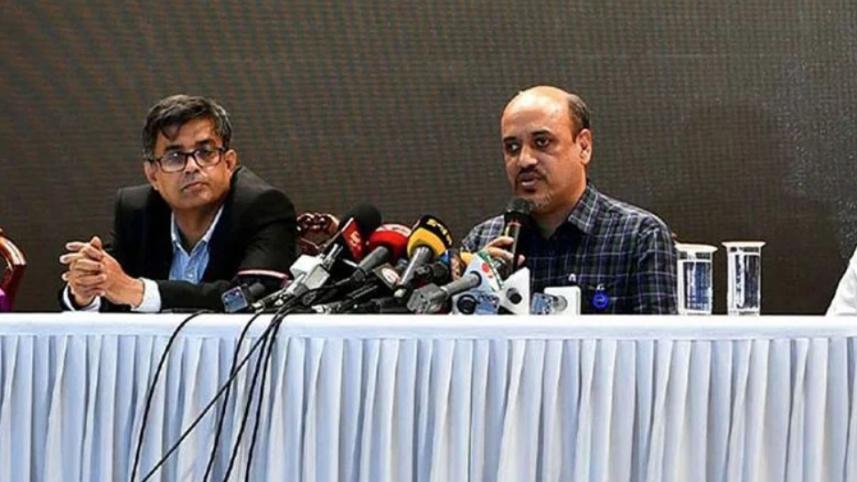 মঙ্গলবার রাজধানীর বেইলি রোডে প্রেস ব্রিফিংয়ে প্রধান উপদেষ্টার উপ-প্রেস সচিব আবুল কালাম আজাদ মজুমদার। ফাইল ছবি