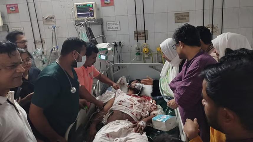 সাবেক ভিপি নুরুল হক নুর আহত