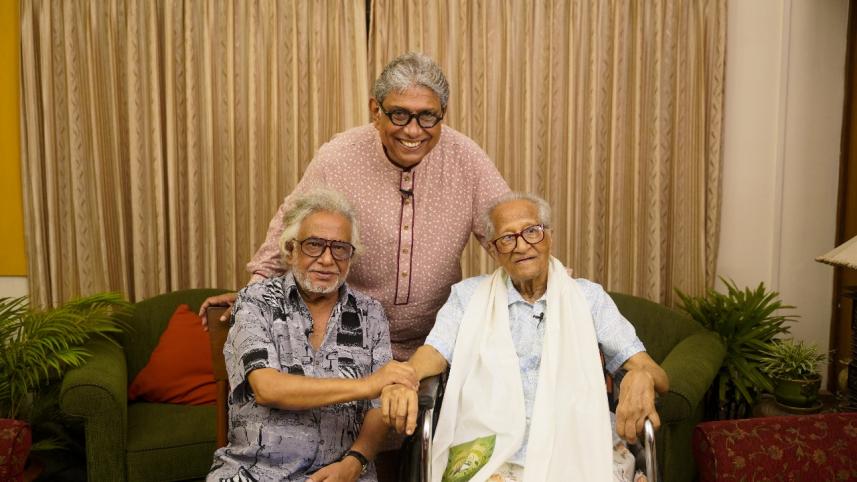 জন্মদিনের অনুষ্ঠানে মোস্তফা মনোয়ার। ছবি: সংগৃহীত