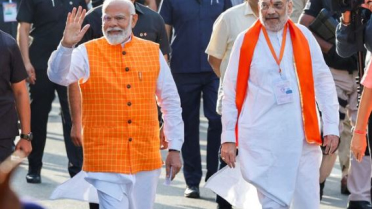 প্রধানমন্ত্রী মোদি ও কেন্দ্রীয় স্বরাষ্ট্রমন্ত্রী অমিত শাহ। ফাইল ছবি: রয়টার্স 