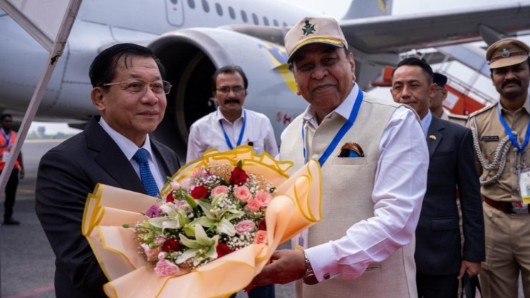 মিয়ানমারের প্রেসিডেন্টকে স্বাগত জানান বিহারের গভর্নর । ছবি: এক্স