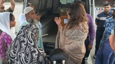 ইরাকে ক্ষেপণাস্ত্র হামলায় নিহত প্রবাসীর মরদেহ গ্রহণ করেন পররাষ্ট্র প্রতিমন্ত্রী শামা ওবায়েদ ইসলাম। ছবি: সংগৃহীত