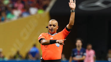 referee