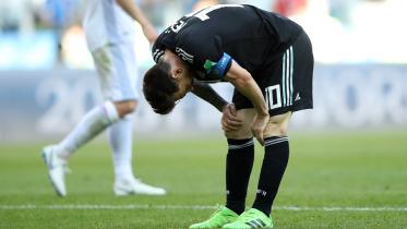 2018-06-16T144512Z_527602855_RC1B51C4D8E0_RTRMADP_3_SOCCER-WORLDCUP-ARG-ICE.JPG