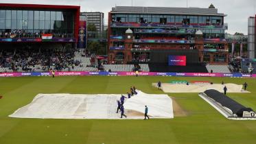 2019-07-09T163616Z_733748934_RC1F9956EFF0_RTRMADP_3_CRICKET-WORLDCUP-IND-NZL.JPG