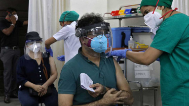 2021-05-03T095618Z_1661497959_RC298N964WNC_RTRMADP_3_HEALTH-CORONAVIRUS-INDIA-VACCINE.jpg