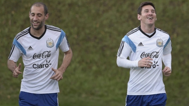 zabaleta_messi.jpg