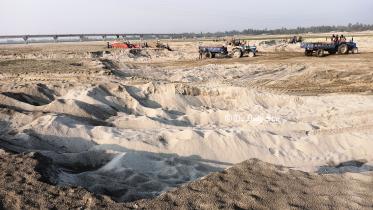 হুমকিতে শেখ হাসিনা ধরলা সেতু