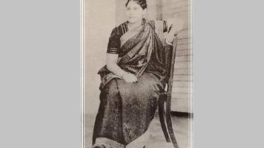 maadhuriiltaa.jpg