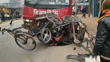 দিনাজপুরে বিআরটিসির বাস-ভ্যান সংঘর্ষে নিহত ৪