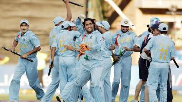 dhoni_cup.jpg