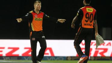 David Warner and Mustafizur Rahman