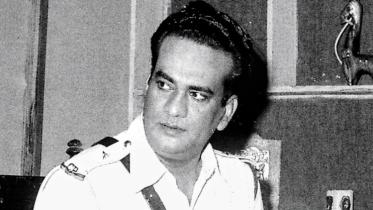 অজিতেশ বন্দ্যোপাধ্যায়, বাংলা থিয়েটার, নান্দীকার, নান্দীমুখ, গণনাট্য সংঘ, রাজনৈতিক থিয়েটার, মঞ্চ নাটক, বাংলা নাটক, মঞ্চ অভিনেতা, তপন সিংহ, হাটে বাজারে, তিন পয়সার পালা, মঞ্জরী আমের মঞ্জরী, কেয়া চক্রবর্তী, উৎপল দত্ত, শম্ভু মিত্র, কলকাতার থিয়েটার, বাংলা সংস্ক